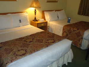 BAYSIDE INN & WATERFRONT SUITES