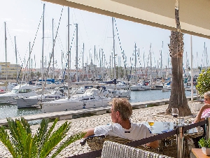 Quay Lagos, Bar Bisto